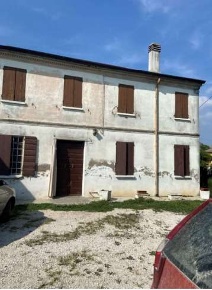 Foto Appartamento in Via Volto, Borgo Mantovano di 219 m² con 9 locali