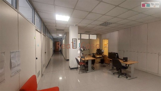 Foto Ufficio in Via Marianini, Modena San Cataldo di 435 m² con 8 locali