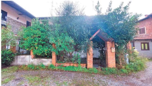 Foto Appartamento in Vicolo Curtatone, Busto Arsizio Sacconago di 126 m²