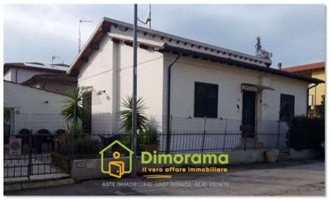 Foto Villa unifamiliare Rosignano Marittimo Vada di 107 m² con 6 locali