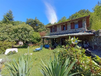 Foto Casa indipendente in via europa, San Bernardino Verbano Santino