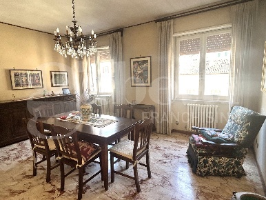 Foto Appartamento in Roma, Terracina Centro di 106 m² con 5 locali