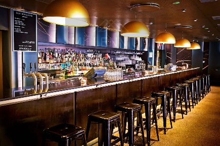 Foto Bar in repubblica, Arona Centro di 180 m² con 2 locali in vendita