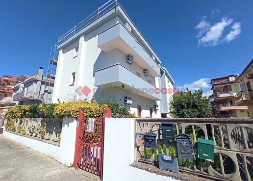 appartamento in vendita ad Aprilia in zona Campoverde