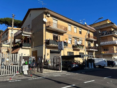 Foto Appartamento in Frascati, Colonna Centro di 140 m² con 4 locali