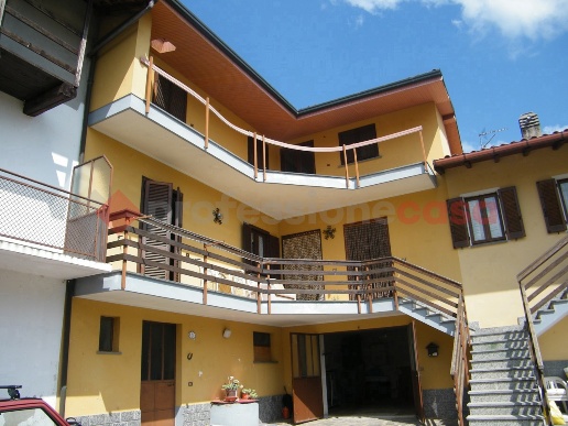casa indipendente in vendita a Bogogno