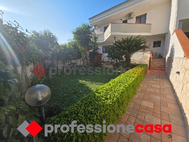 Foto Villa a schiera in Via Francesco Como 4, Taranto Talsano - San Donato