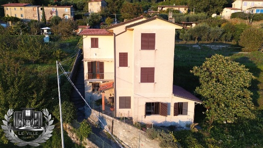 Foto Casa indipendente in Via Capezzano 3, Pietrasanta di 220 m² in vendita