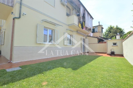 Foto Appartamento a Viareggio Terminetto - Migliarina di 80 m² con 3 locali