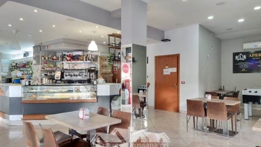 Foto Attività commerciale in via dei Ciclamini, Roma Centocelle di 115 m²