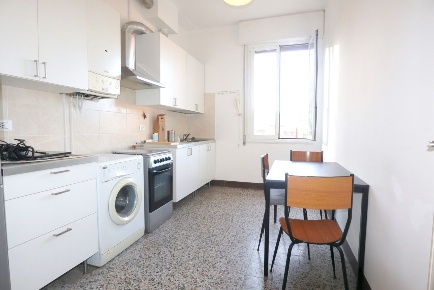 Foto Appartamento in Via Castiglione, Bologna Colli Castiglione di 72 m²
