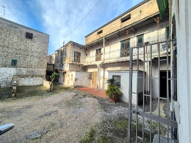 Foto Casa indipendente in camillo daniele, Cardito Centro di 383 m²