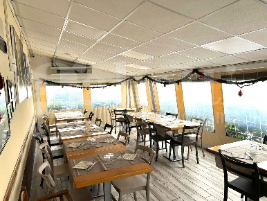 Foto Attività commerciale in delle Arene, Terracina di 130 m² con 2 locali