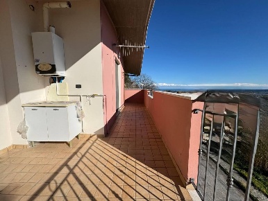 Foto Appartamento a Città Sant'Angelo Centro di 109 m² con 3 locali