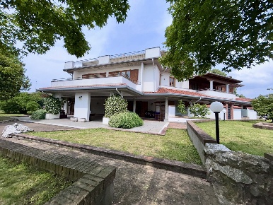 Foto Appartamento in Via alcide de gasperi 48, Dorno Centro di 415 m²