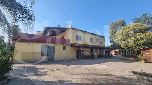 Foto Appartamento in sedera II traversa, Santi Cosma e Damiano di 200 m²