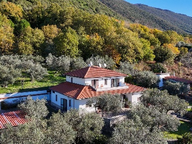 Foto Villa unifamiliare in Ercole Garofalo, Capaccio Paestum di 250 m²