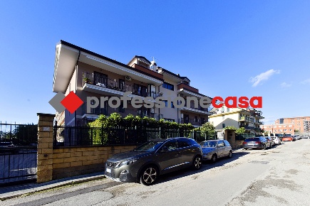 Foto Attico in Via Marconi 35, San Nicola la Strada di 80 m² con 3 locali