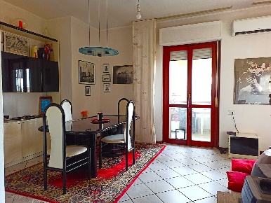 Foto Appartamento a Oristano Centro di 90 m² con 3 locali in vendita