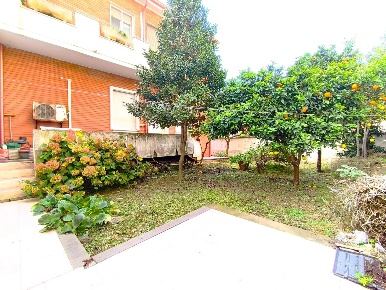 Foto Appartamento in Via MANZONI 17, Oristano Centro di 160 m² con 4 locali