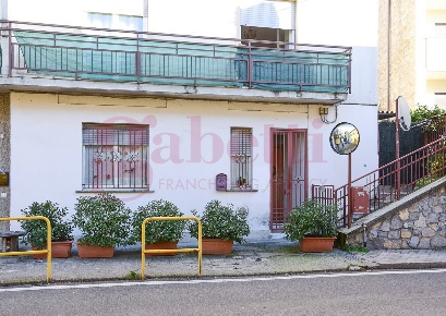 Foto Appartamento in Via Como, Novedrate Centro di 97 m² con 3 locali