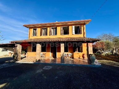 Foto Villa singola in Via CANALETTA SNC, Pernumia di 306 m² con 5 locali