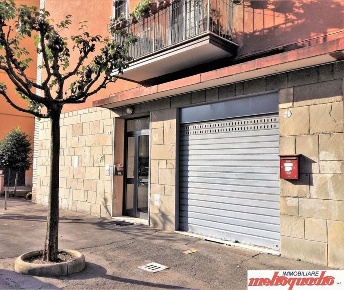 Foto Negozio in via Riccoboni, Bologna San Donato di 25 m² con 1 locali