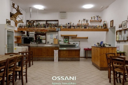 Foto Attività commerciale a Marradi di 250 m² con 4 locali in affitto