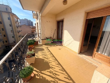 Foto Appartamento in via mongibello, Ragusa San Luigi - Archimede di 200 m²