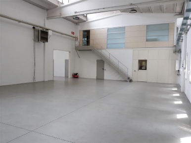 Foto Capannone industriale a Pero di 600 m² in vendita