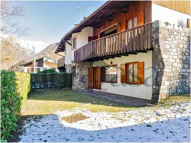 Foto Villa unifamiliare in Via Tenente Maffei, Casargo Centro di 170 m²