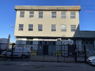 Foto Ufficio in via Cimabue, Cormano di 161 m² con 5 locali in vendita