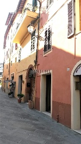 Foto Locale commerciale in Corso Matteotti, Asciano Centro di 65 m²