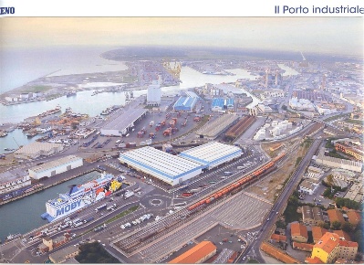 Foto Capannone industriale a Livorno Corea di 2400 m² in affitto