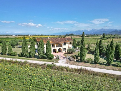 Foto Villa bifamiliare a Vecchiano Vecchiano Nodica di 300 m² con 9 locali