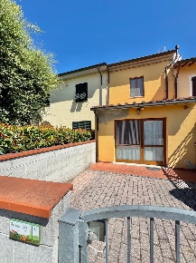 Foto Casa indipendente a Ponsacco Centro di 75 m² con 4 locali in vendita