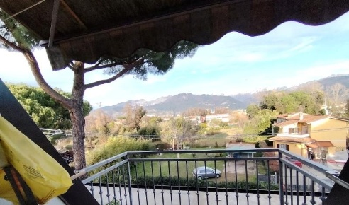 Foto Attico a Massa Marina di Massa Centro di 47 m² con 1 locali in vendita