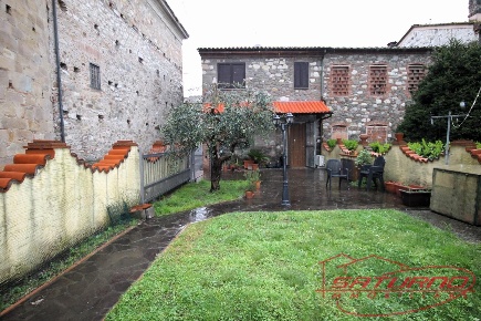 Foto Casa indipendente a Capannori Lammari - Lunata di 100 m² con 4 locali