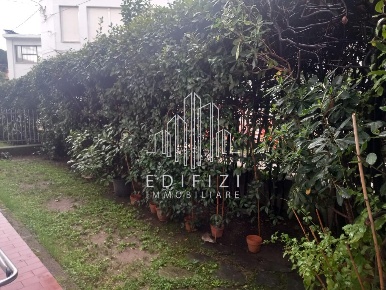 Foto Appartamento a Massa Centro di 83 m² con 4 locali in vendita