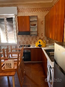 Foto Appartamento a Massa Marina di Massa Centro di 100 m² con 4 locali