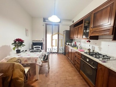 Foto Appartamento a Poggibonsi Centro di 94 m² con 4 locali in vendita