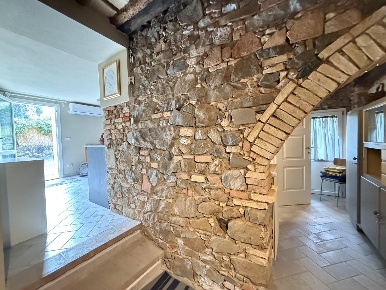 Foto Appartamento a Chianni di 150 m² con 7 locali in vendita