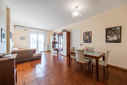 Foto Appartamento a Reggio nell'Emilia Mirabello di 143 m² con 5 locali