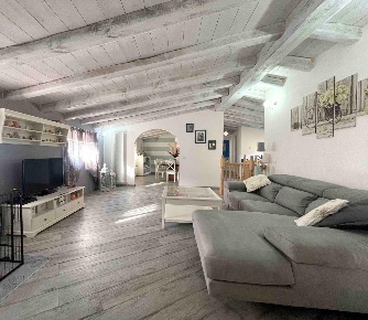 Foto Case semi ndipendenti a Beverino di 420 m² con 12 locali in vendita