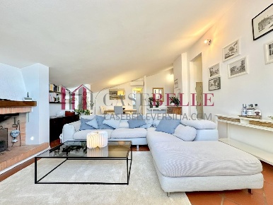 Foto Appartamento a Forte dei Marmi Centro di 80 m² con 5 locali in affitto