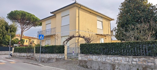 Foto Villa unifamiliare a Casciana Terme Lari Le Casine Perignano Spinelli
