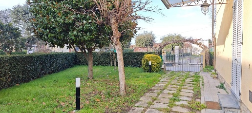 casa indipendente in vendita a Casciana Terme Lari in zona Perignano