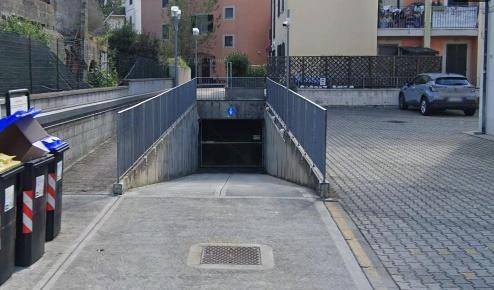 Foto Box a San Miniato Ponte a Egola, Stibbio di 15 m² con 1 locali