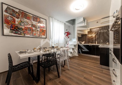 Foto Appartamento a Viareggio Lungomare di 122 m² con 4 locali in vendita