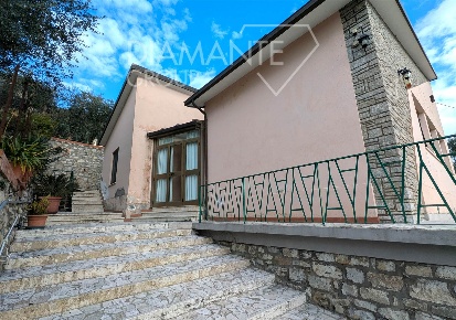 Foto Villa unifamiliare a Castiglione del Lago Centro di 130 m² in vendita